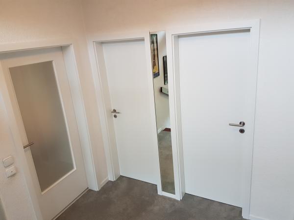 Zimmertüren weiß und mit Glaseinsatz