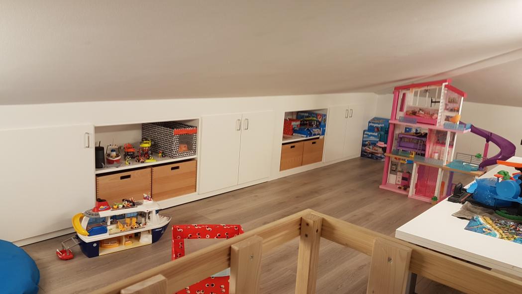 Schrank unter Dachschräge Kinderzimmer