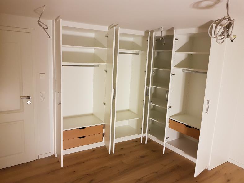 Kleiderschrank Ecklösung geöffnet